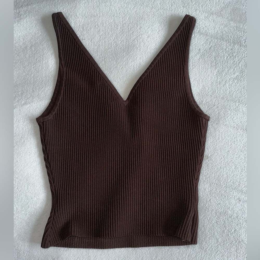 Babaton Sculpt Knit V-Neck Tank – Chocolate Brown